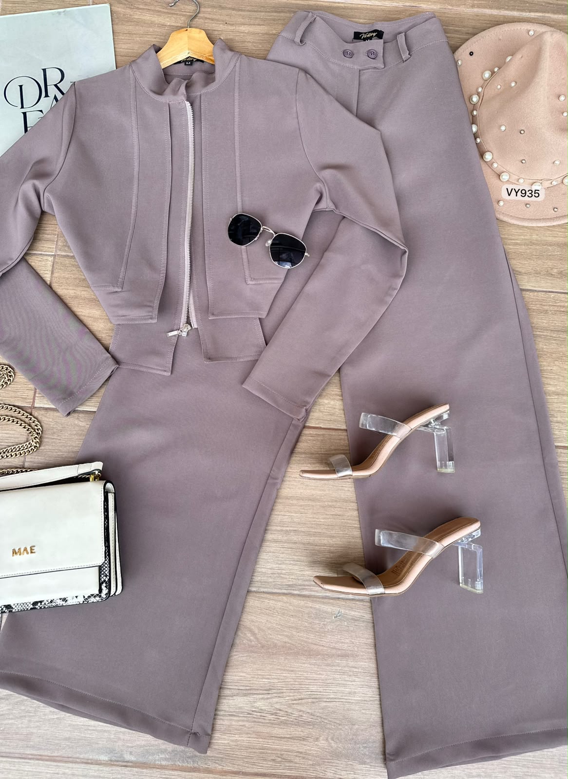 SET CHAQUETA VY935 en Beige — foto 1